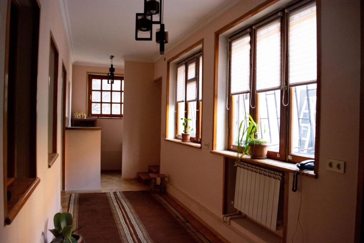 Sunflower Hotel Тбилиси Экстерьер фото